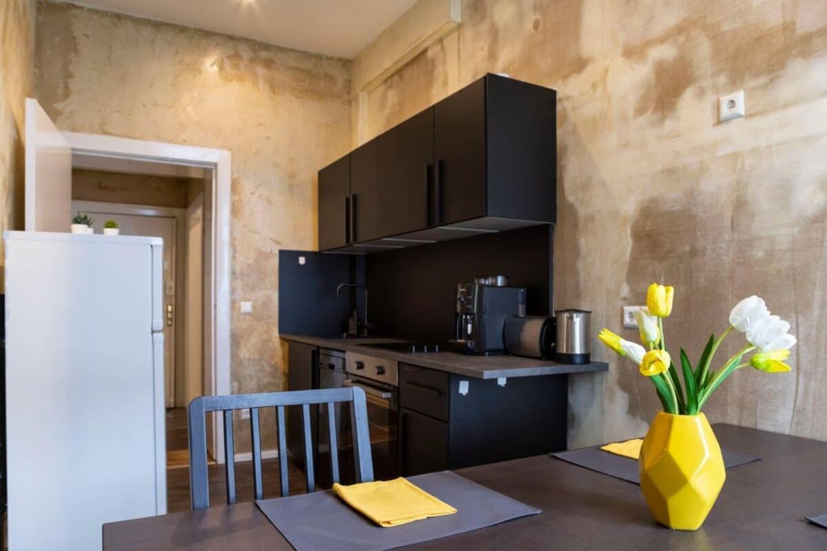 Shabby Chic Plus Self Checkin And Free Street Parking Berlin Bagian luar foto