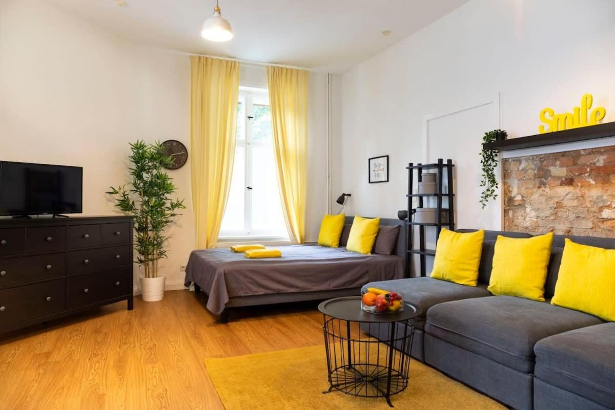 Shabby Chic Plus Self Checkin And Free Street Parking Berlin Bagian luar foto